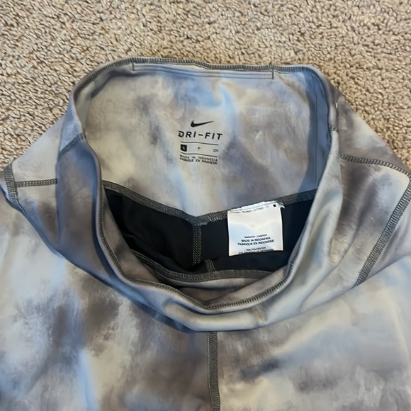 Nike Dri-Fit leggings - Picture 3 of 4